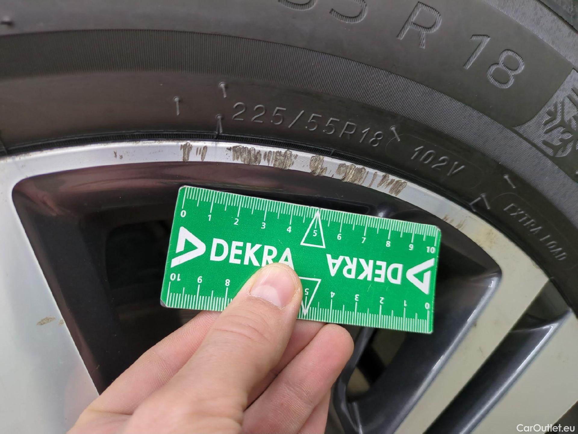  Peugeot  3008  Allure 1.5 HDi 130CV BVA8 E6d #19