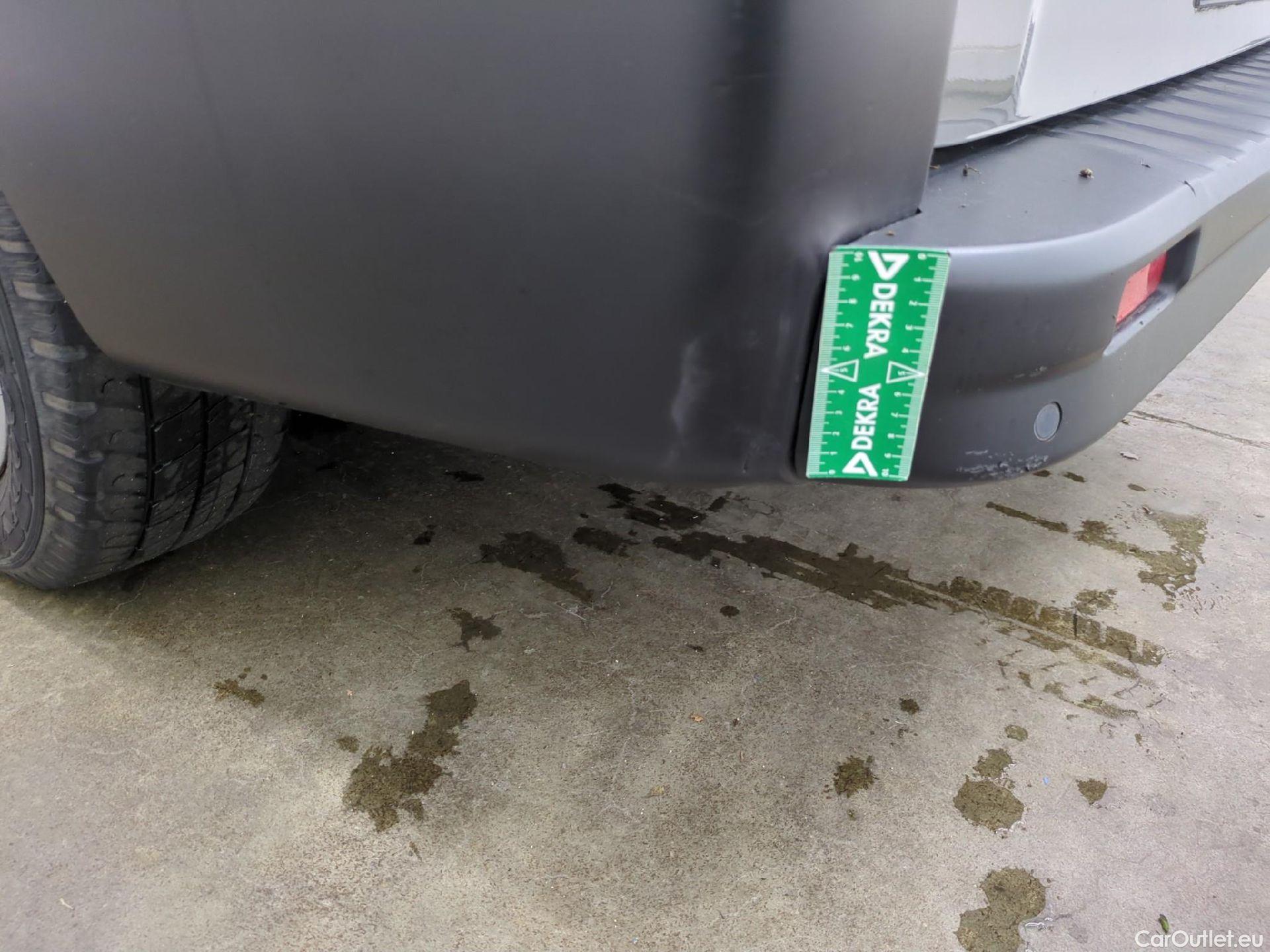  Renault  Trafic RENAULT  4p Combi Zen L2 dCi 120 SandS - 18 - 8 pl #27