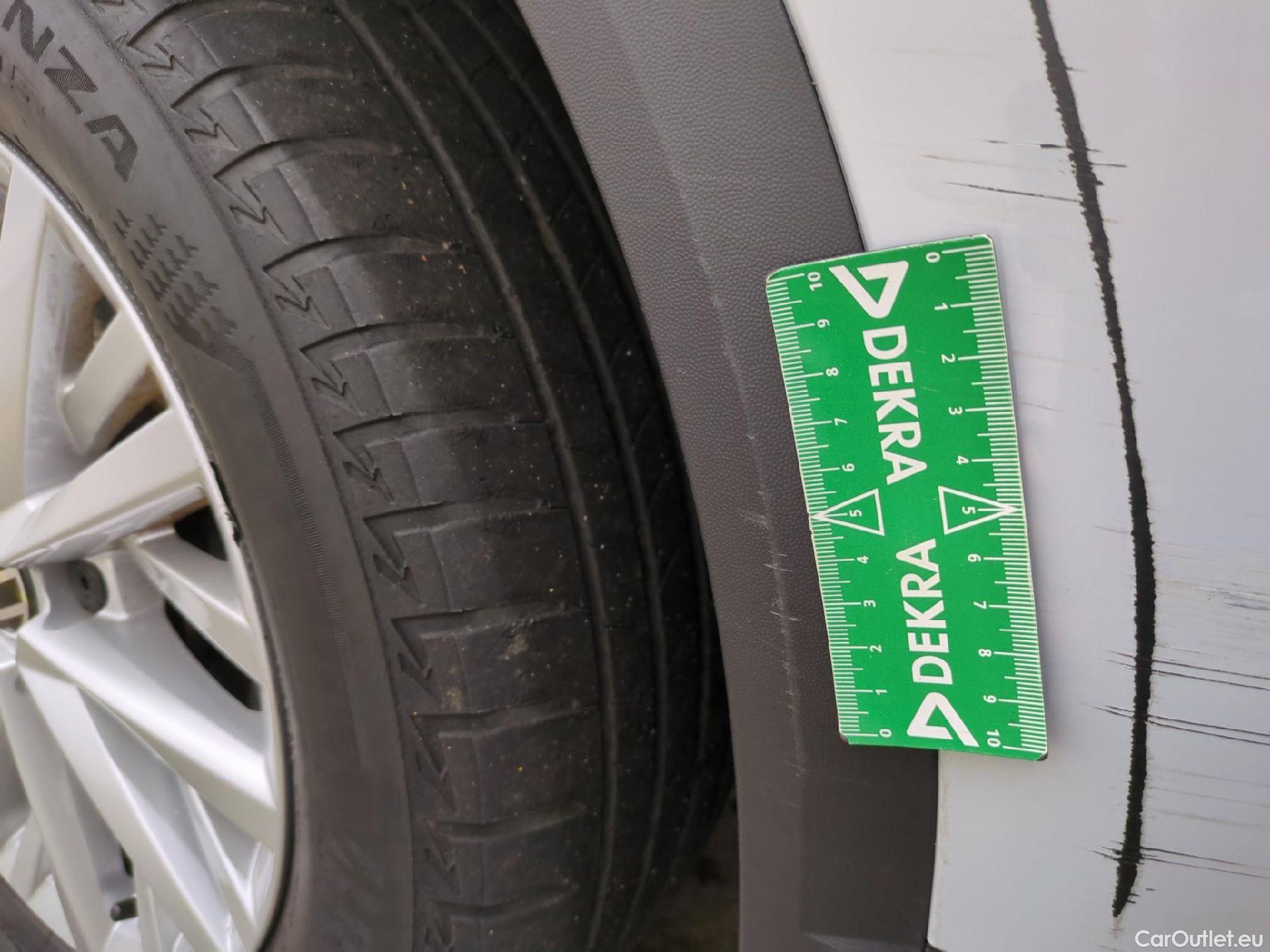  Volkswagen  T-ROC VOLKSWAGEN  / 2017 / 5P / SUV 1.0 TSI 110 LOUNGE #15