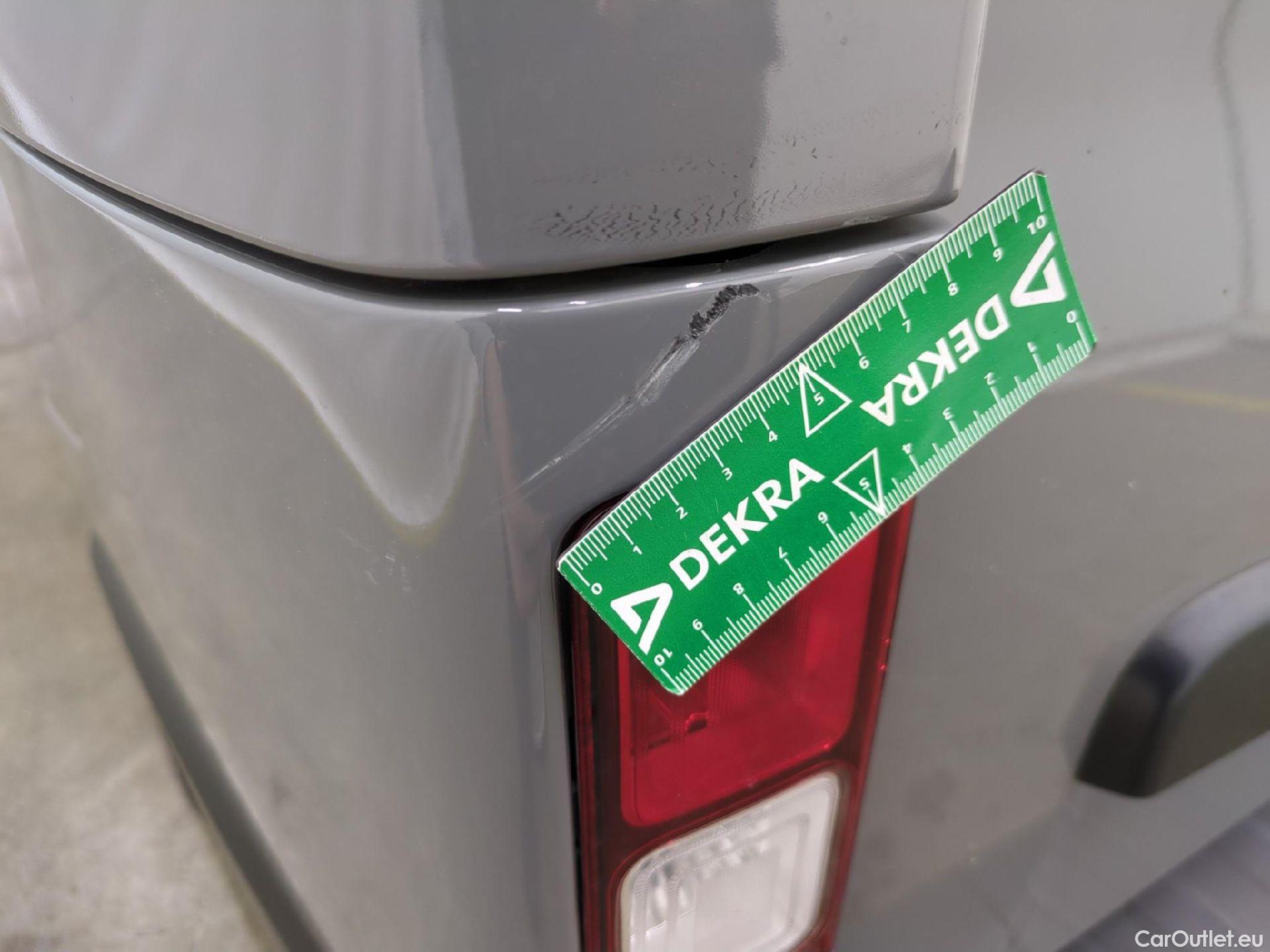  Renault  Trafic RENAULT  4p Combi Zen L2 dCi 120 SandS - 18 - 8 pl #26