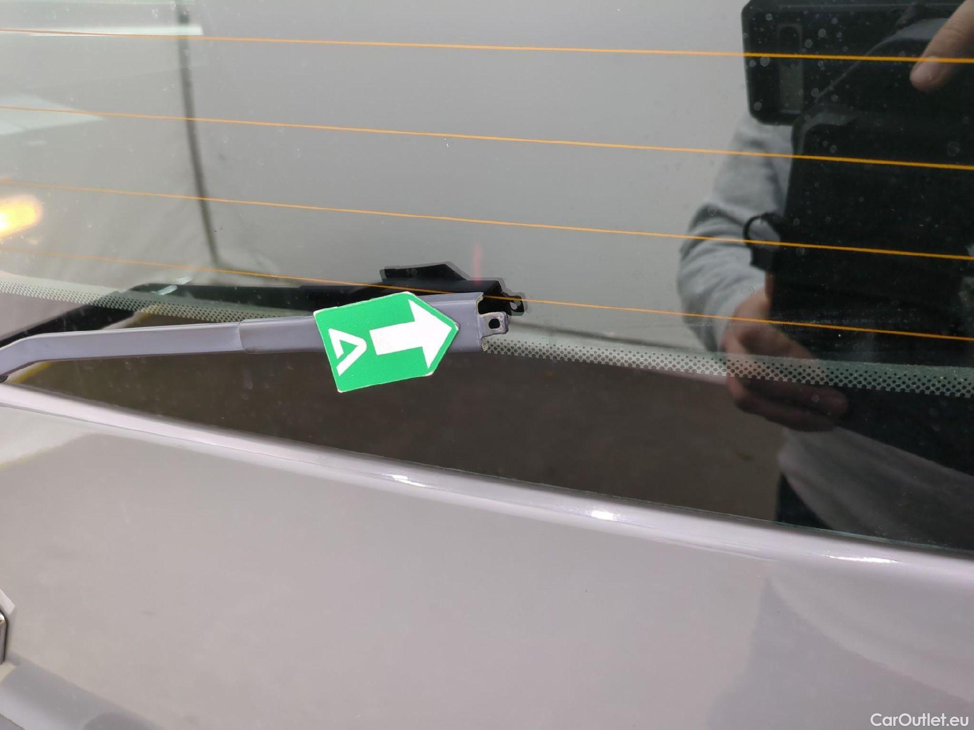  Renault  Trafic RENAULT  4p Combi Zen L2 dCi 120 SandS - 18 - 8 pl #32