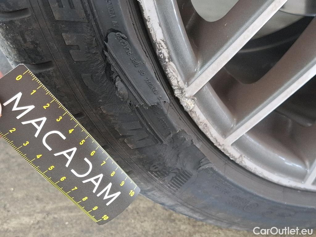  Porsche  Cayenne PORSCHE  Coupé / 2019 / 5P / SUV 3.0 V6 E-HYBRID AUTO #4