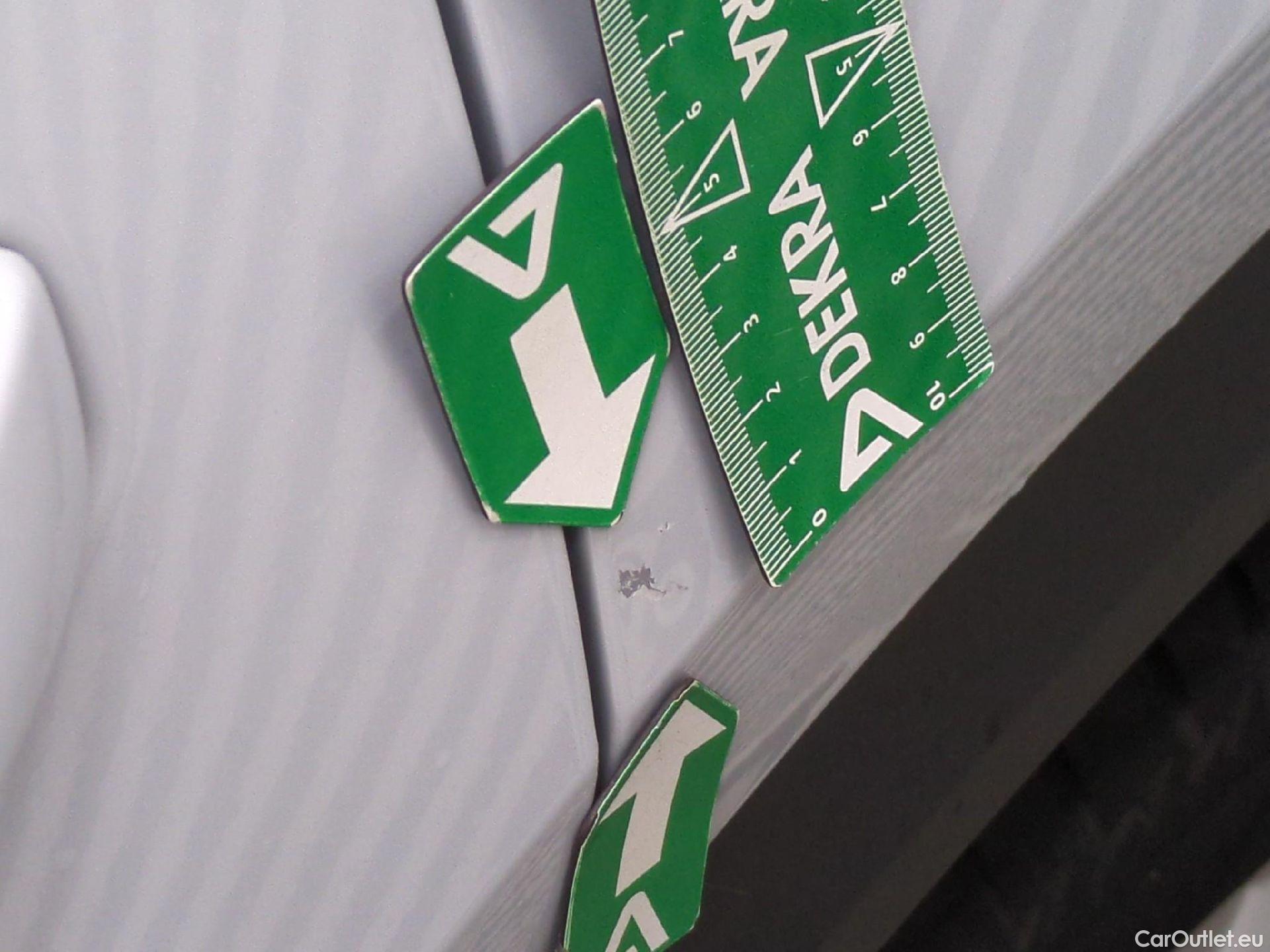  Volkswagen  T-ROC VOLKSWAGEN  / 2017 / 5P / SUV 1.0 TSI 110 LOUNGE #17