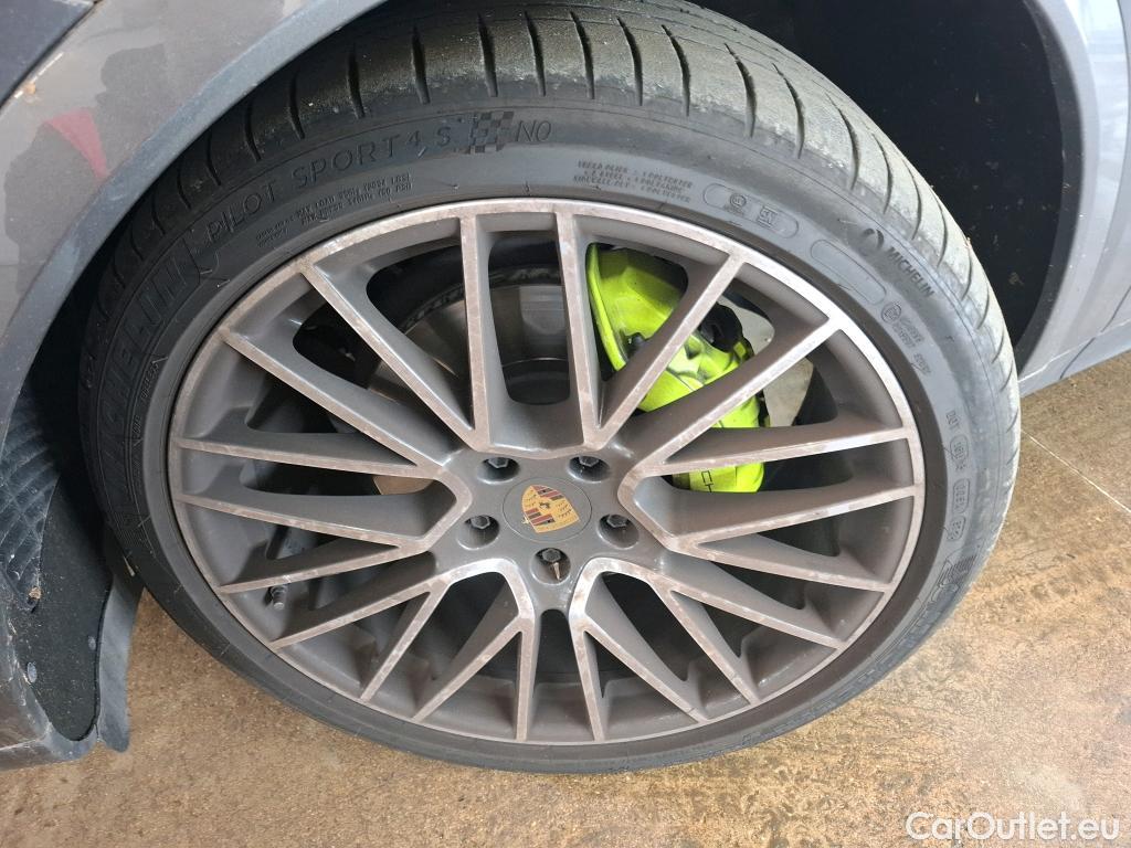  Porsche  Cayenne PORSCHE  Coupé / 2019 / 5P / SUV 3.0 V6 E-HYBRID AUTO #12