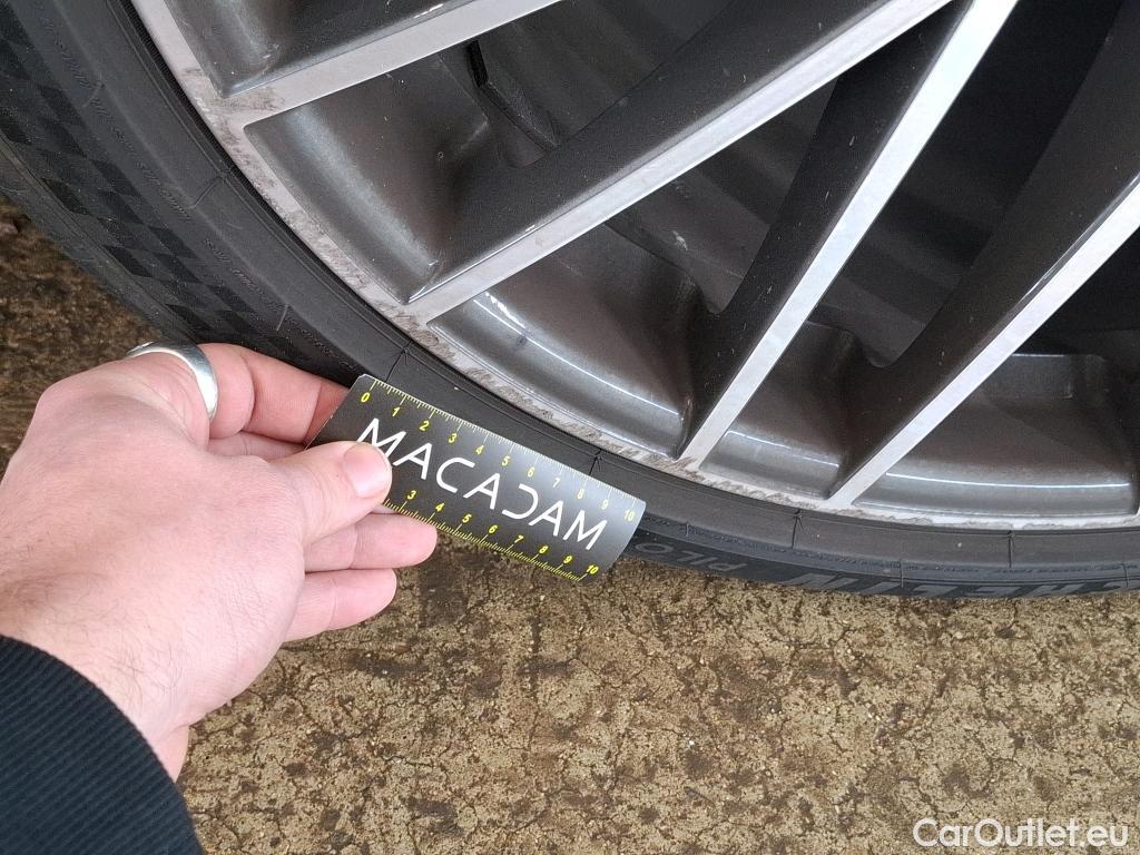  Porsche  Cayenne PORSCHE  Coupé / 2019 / 5P / SUV 3.0 V6 E-HYBRID AUTO #32