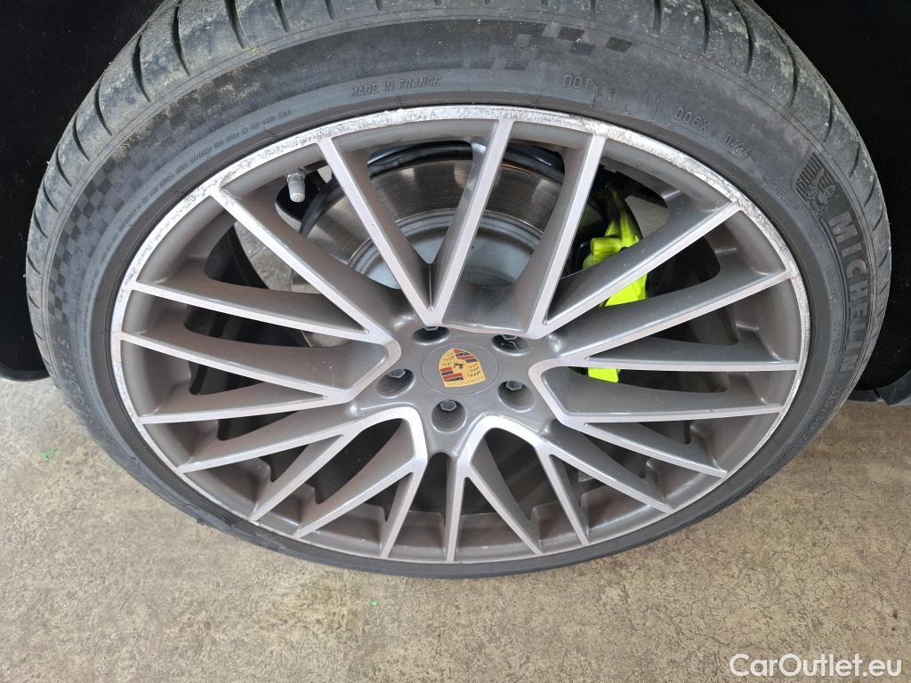  Porsche  Cayenne PORSCHE  Coupé / 2019 / 5P / SUV 3.0 V6 E-HYBRID AUTO #26