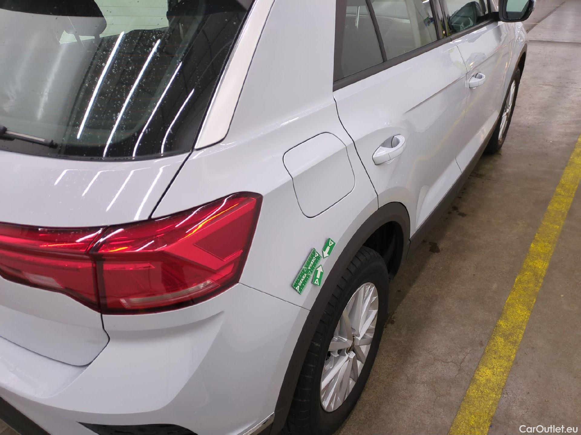  Volkswagen  T-ROC VOLKSWAGEN  / 2017 / 5P / SUV 1.0 TSI 110 LOUNGE #2