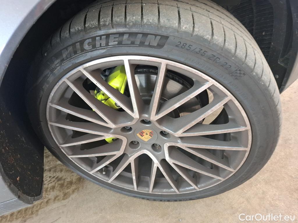  Porsche  Cayenne PORSCHE  Coupé / 2019 / 5P / SUV 3.0 V6 E-HYBRID AUTO #9