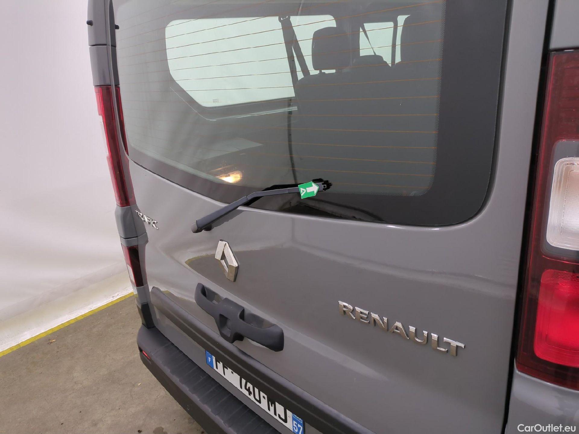  Renault  Trafic RENAULT  4p Combi Zen L2 dCi 120 SandS - 18 - 8 pl #31