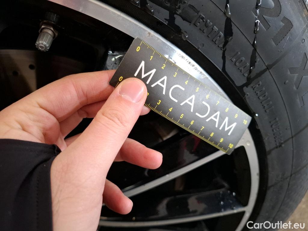  Mercedes  G-Klasee MERCEDES-BENZ GLE / 2020 / 5P / SUV GLE 350 de 4MATIC AMG Line #12