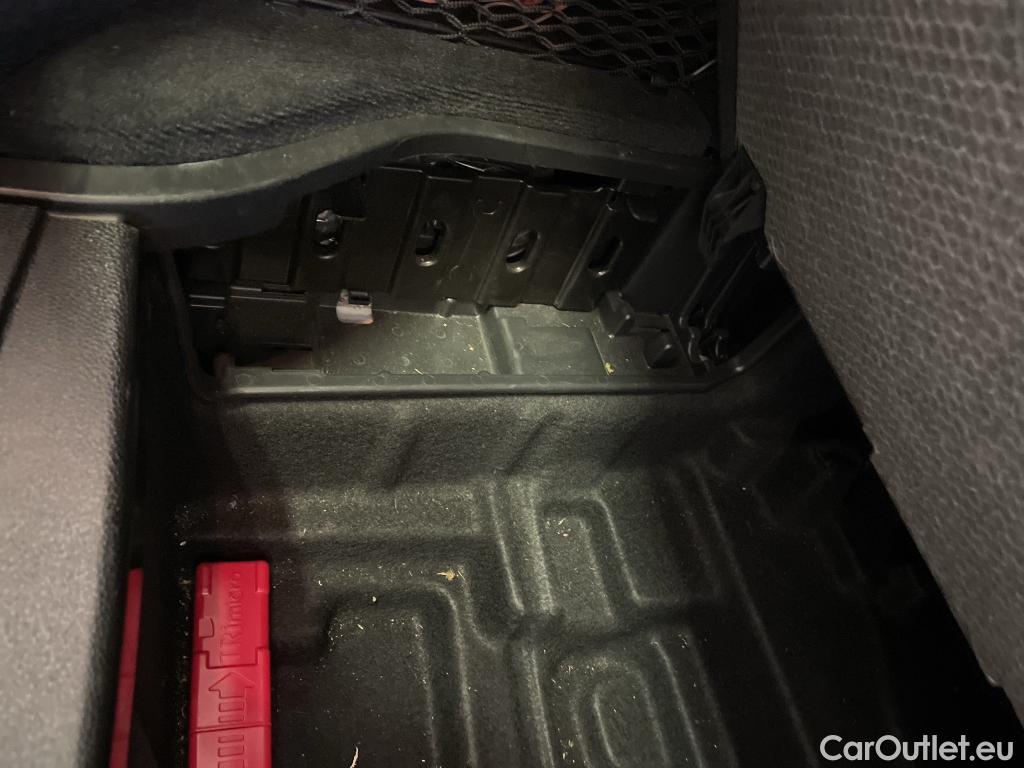  Mercedes  G-Klasee MERCEDES-BENZ GLC Coupe / 2019 / 5P / Coupé GLC 220 d Business Line 4Matic #24