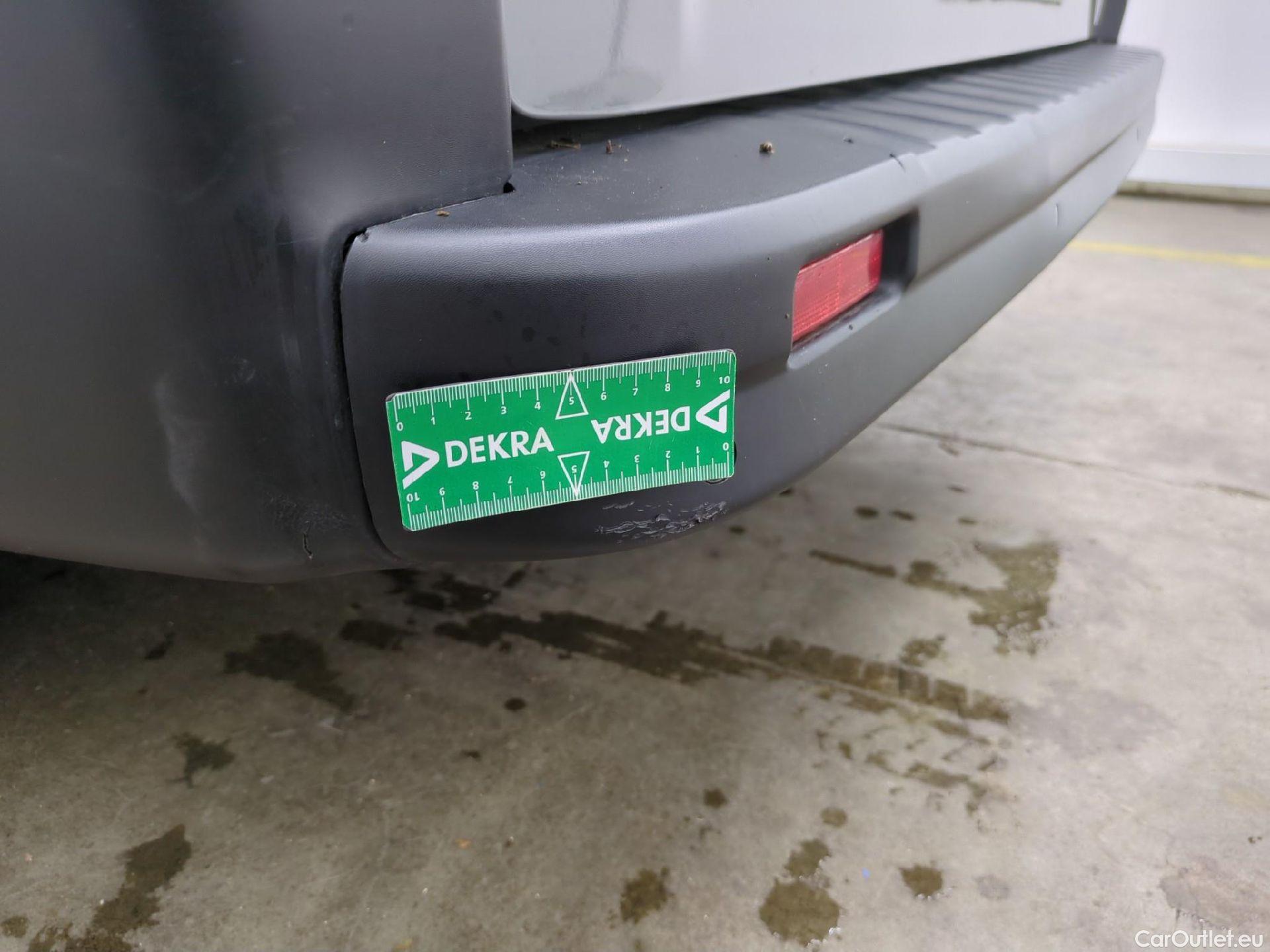  Renault  Trafic RENAULT  4p Combi Zen L2 dCi 120 SandS - 18 - 8 pl #29