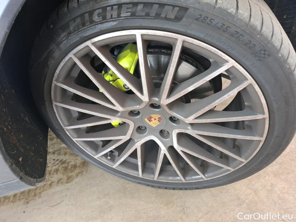  Porsche  Cayenne PORSCHE  Coupé / 2019 / 5P / SUV 3.0 V6 E-HYBRID AUTO #21