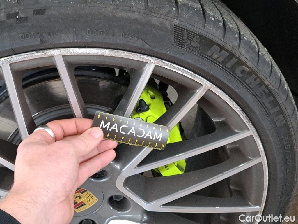  Porsche  Cayenne PORSCHE  Coupé / 2019 / 5P / SUV 3.0 V6 E-HYBRID AUTO #29