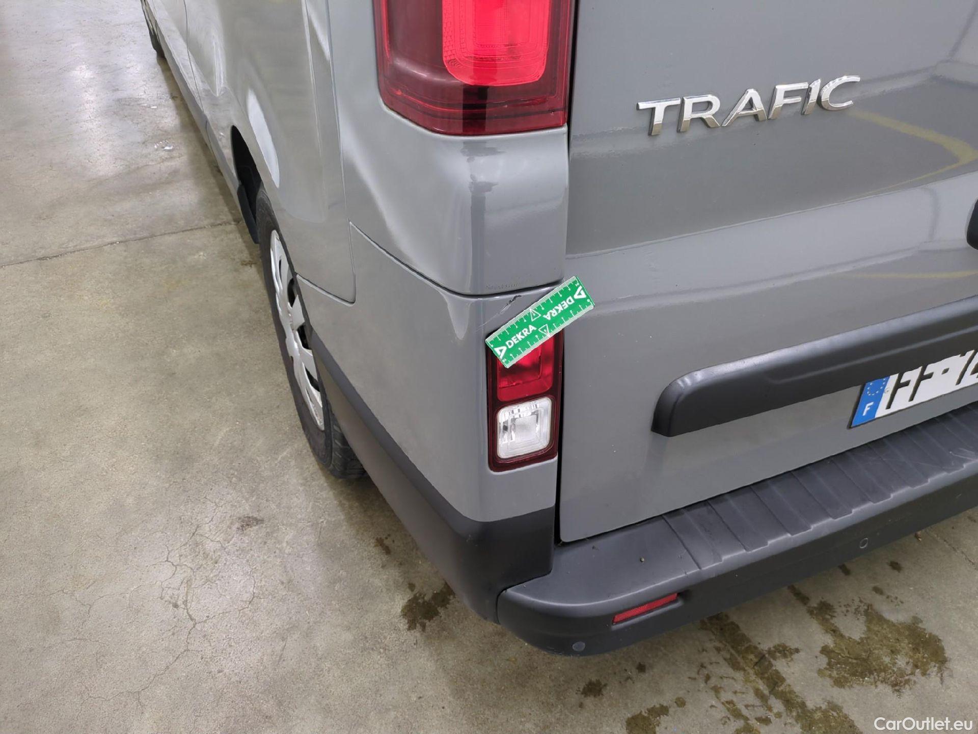  Renault  Trafic RENAULT  4p Combi Zen L2 dCi 120 SandS - 18 - 8 pl #25