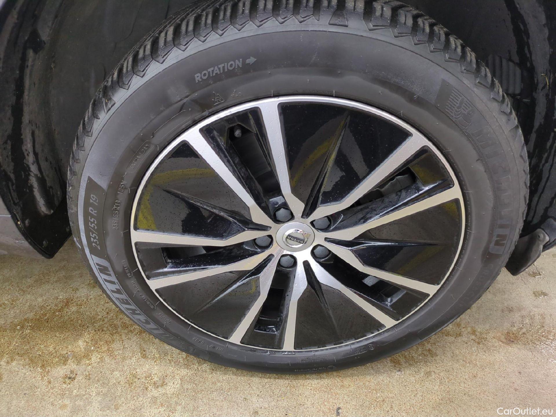  Volvo  XC90 VOLVO  / 2019 / 5P / SUV Recharge T8 AWD GT 8 Inscription Busi #4