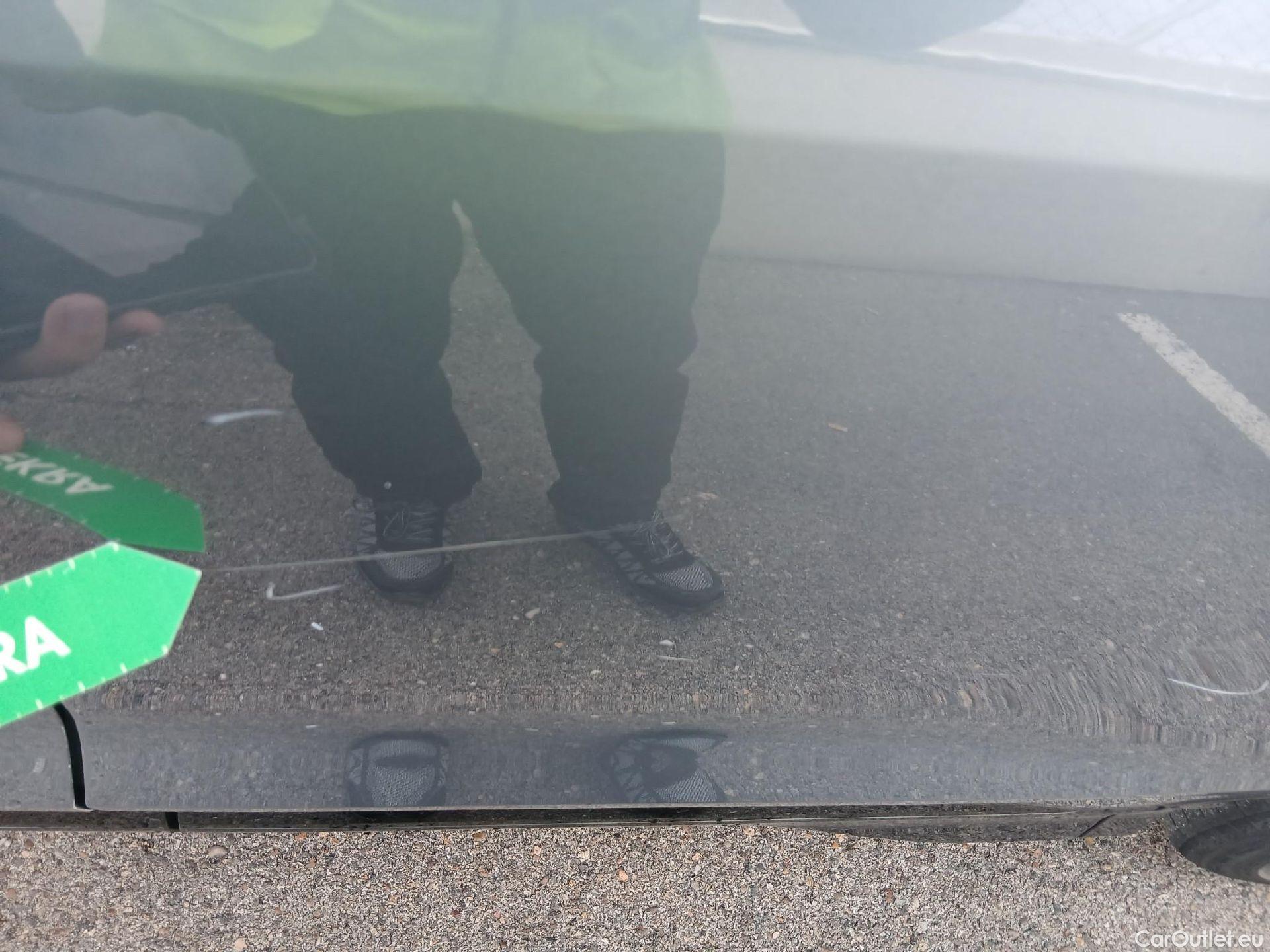  Audi  Q4 E-Tron AUDI Q4 Sportback e-tron / 2021 / 5P / todoterreno Black line edition 35 e-tron 125kW 55kWh #62