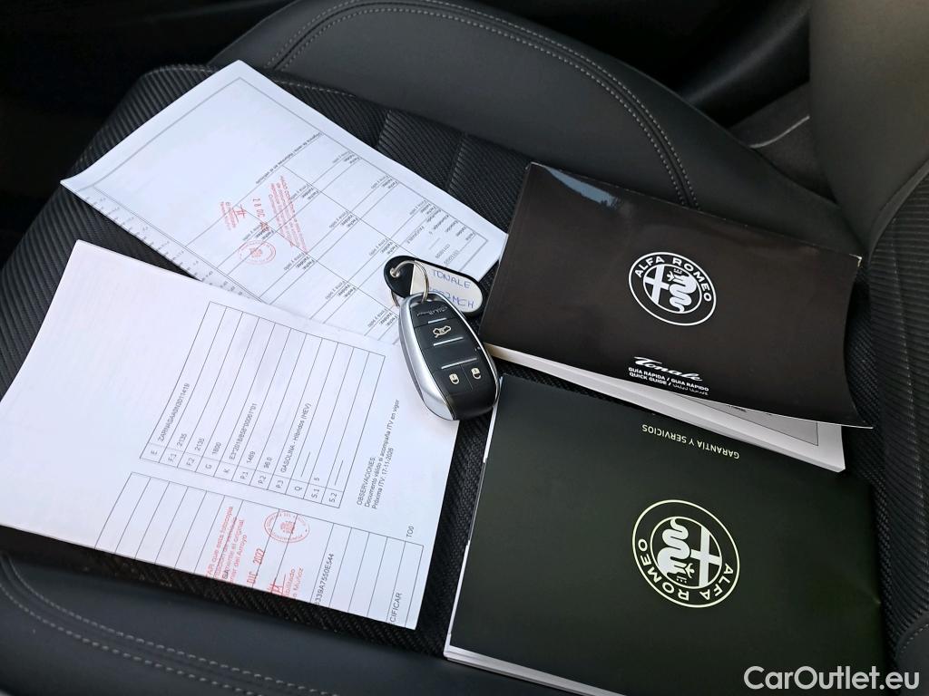  Alfa Romeo  TONALE Alfa Romeo  / 2022 / 5P / todoterreno 1.5 MHEV GASOLINA 130 CV SPRINT FWD #1