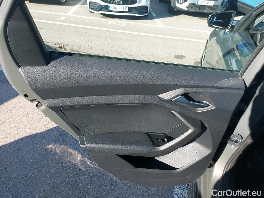  Audi  A1 Sportback AUDI A1 / 2018 / 5P / berlina con portón Sportback Adrenalin 25 TFSI 70kW (95CV)(SP)(SL) #11