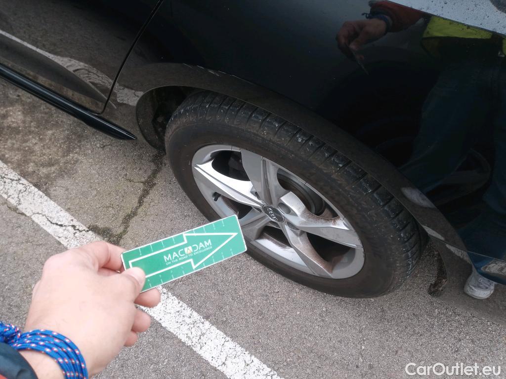  Audi  A4 AUDI  / 2019 / 4P / sedán Advanced 30 TDI 100kW (136CV) S tronic #26