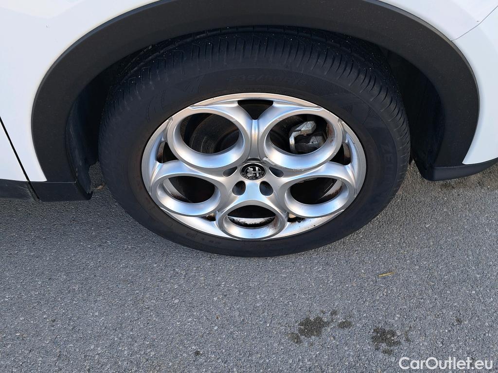  Alfa Romeo  TONALE Alfa Romeo  / 2022 / 5P / todoterreno 1.5 MHEV GASOLINA 130 CV SPRINT FWD #3