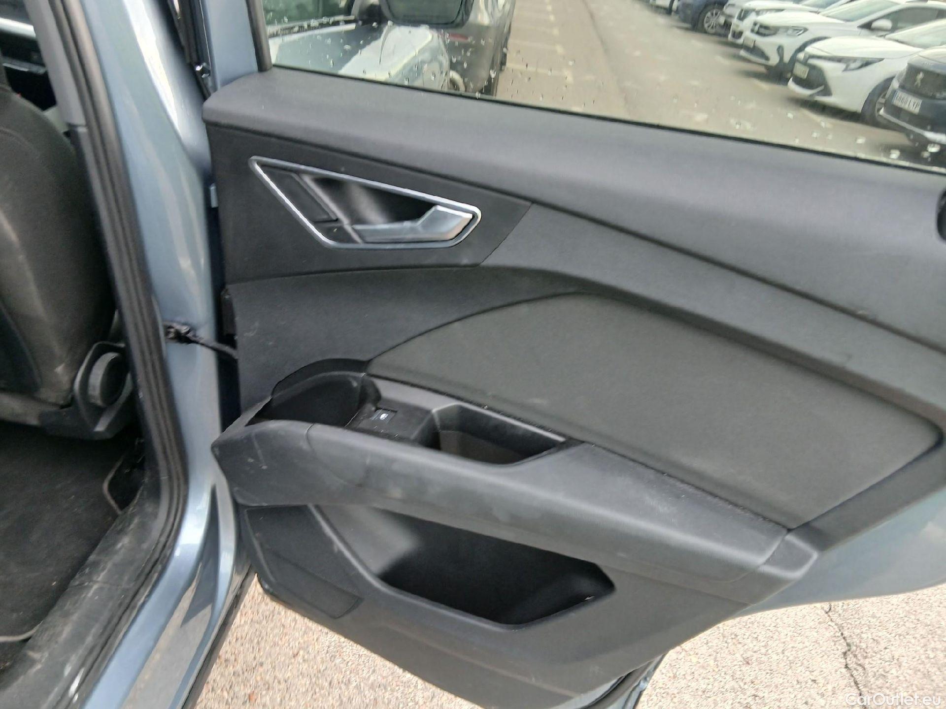  Audi  Q4 E-Tron AUDI Q4 Sportback e-tron / 2021 / 5P / todoterreno Black line edition 35 e-tron 125kW 55kWh #24