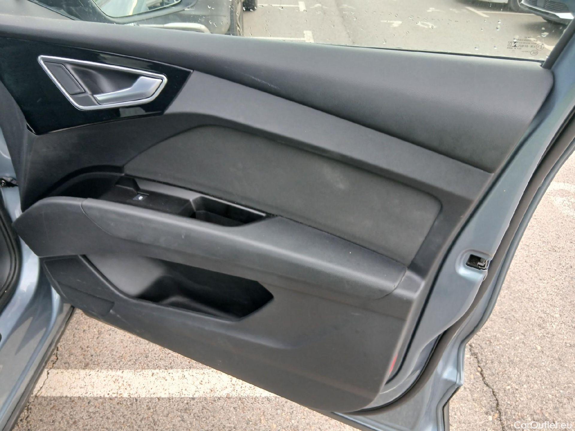  Audi  Q4 E-Tron AUDI Q4 Sportback e-tron / 2021 / 5P / todoterreno Black line edition 35 e-tron 125kW 55kWh #29