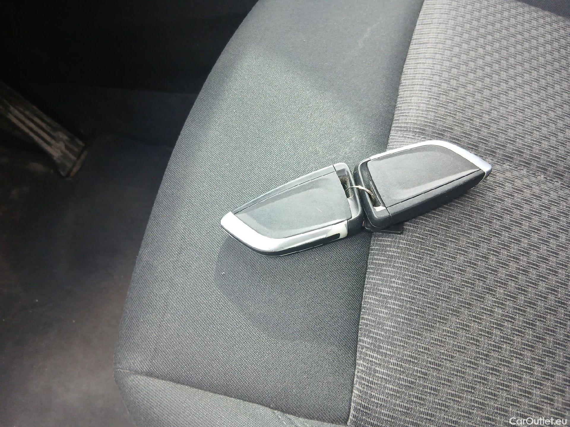  Bmw  X1 BMW  / 2019 / 5P / todoterreno sDrive16d Business #8