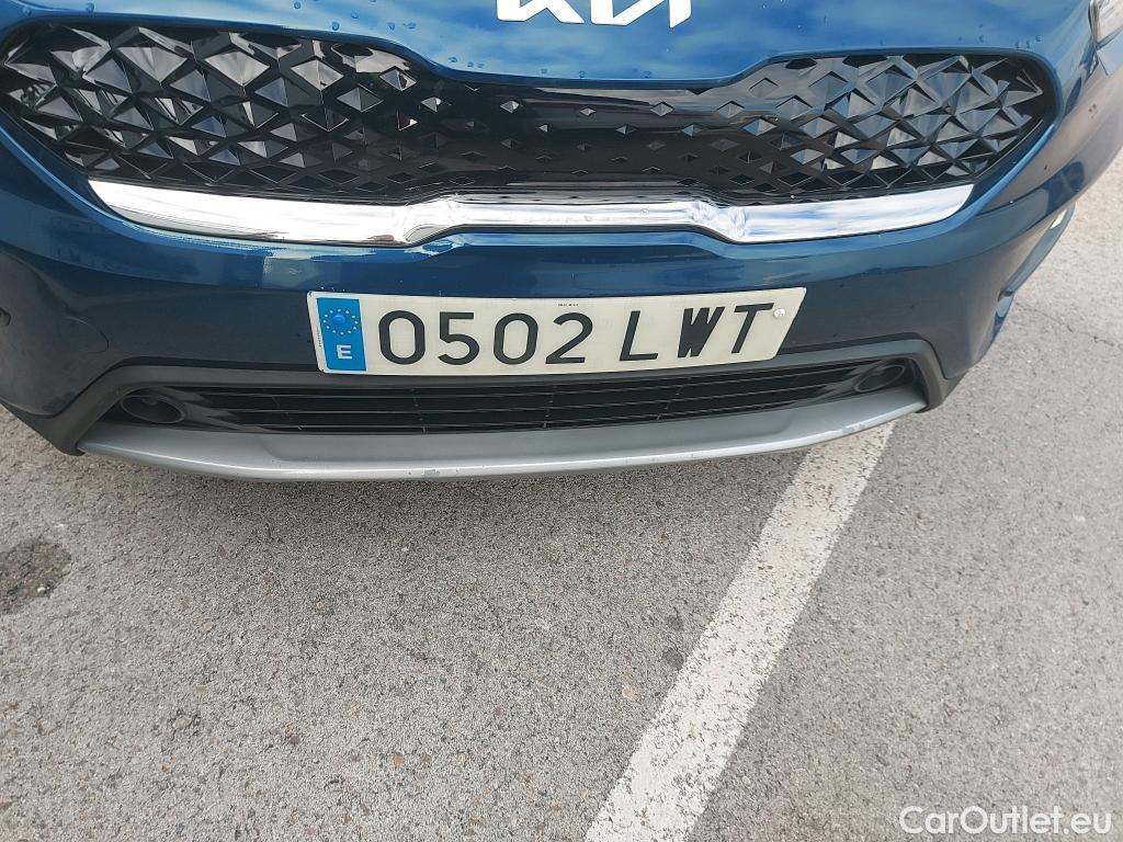  KIA  Niro KIA  / 2019 / 5P / crossover 1.6 GDi HEV 104kW (141CV) Concept #7