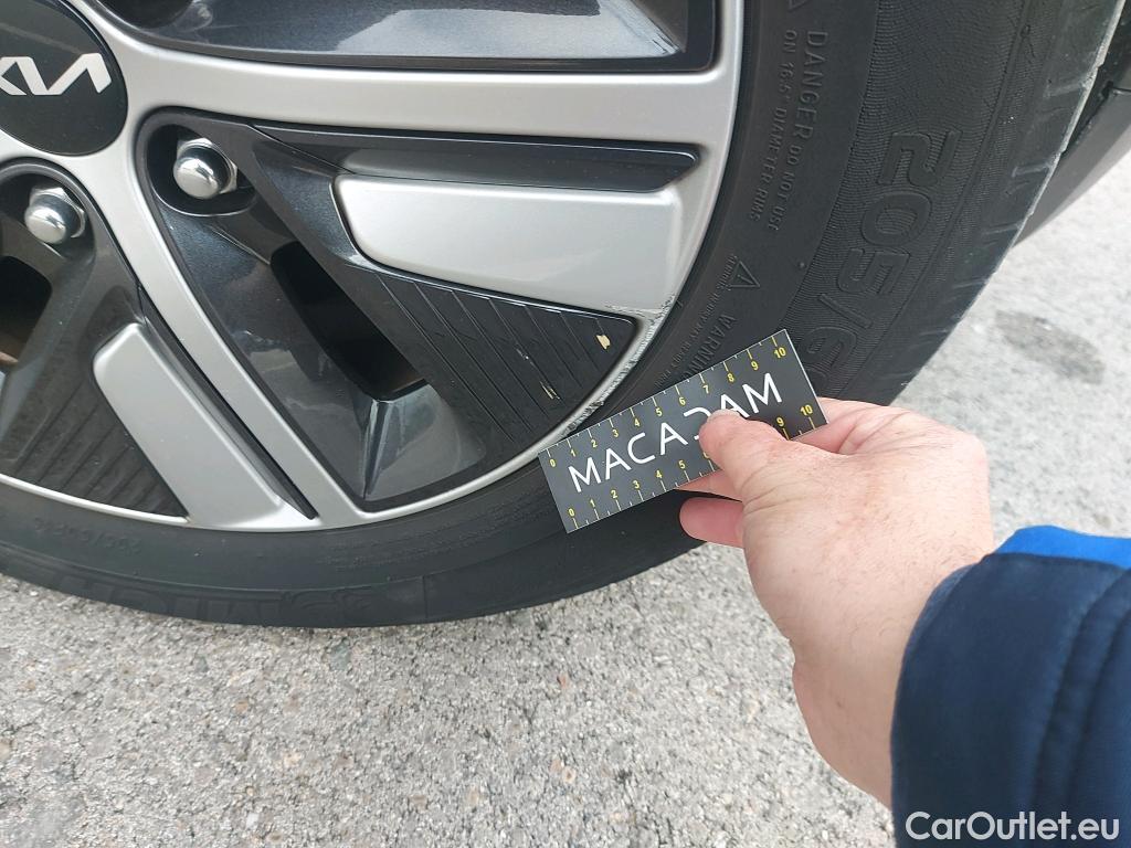  KIA  Niro KIA  / 2019 / 5P / crossover 1.6 GDi HEV 104kW (141CV) Concept #6