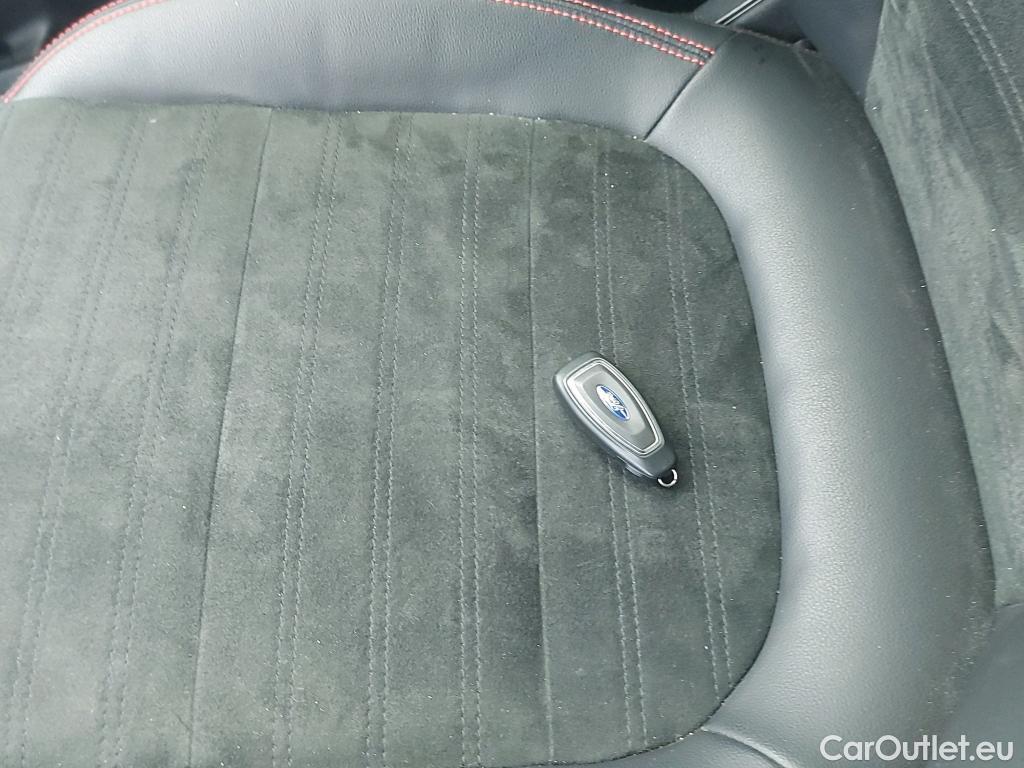  Ford  Kuga FORD  / 2019 / 5P / todoterreno ST-Line X 2.5 Duratec PHEV 165kW Auto #1