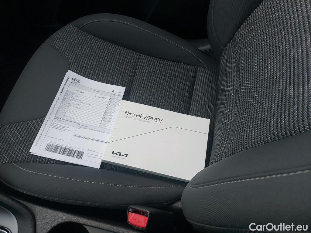  KIA  Niro KIA  / 2019 / 5P / crossover 1.6 GDi HEV 104kW (141CV) Concept #9