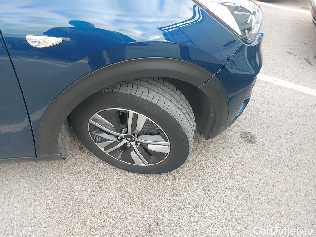  KIA  Niro KIA  / 2019 / 5P / crossover 1.6 GDi HEV 104kW (141CV) Concept #5