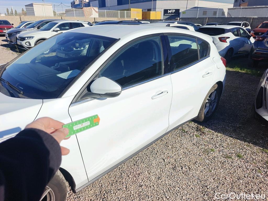  Ford  Focus FORD  / 2018 / 5P / berlina con portón 1.5 Ecoblue 88kW Trend+ #3