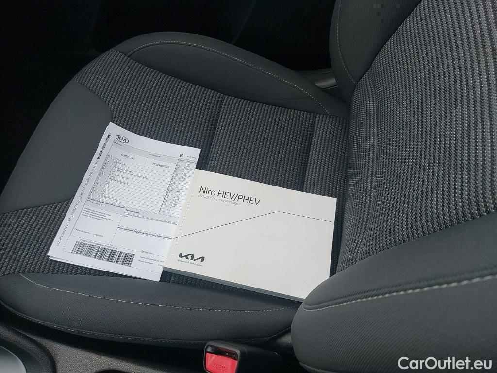  KIA  Niro KIA  / 2019 / 5P / crossover 1.6 GDi HEV 104kW (141CV) Concept #10