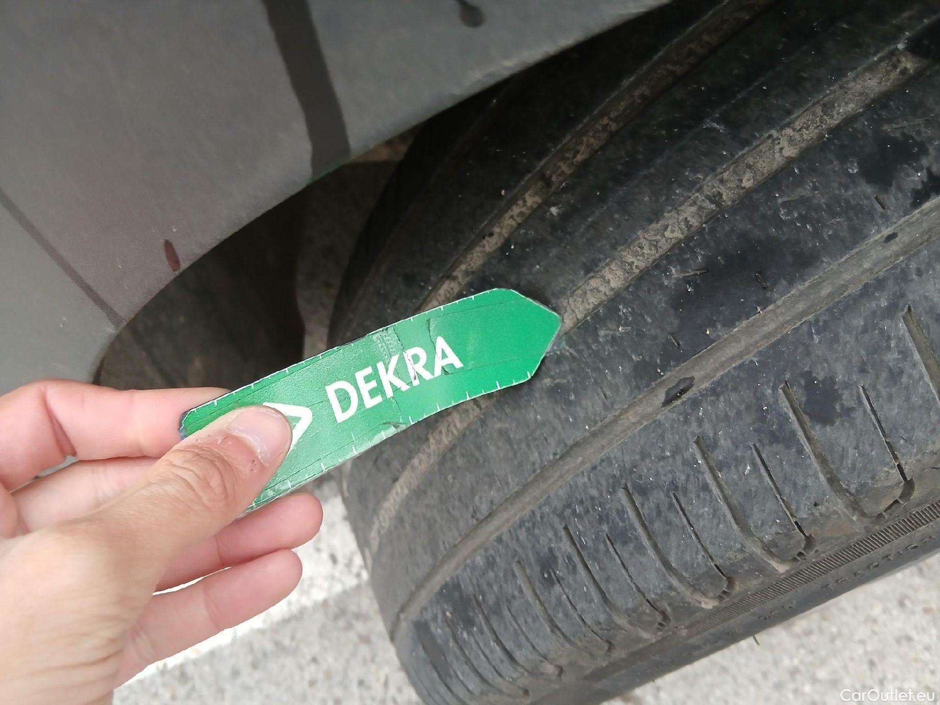  Peugeot  3008 PEUGEOT  / 2020 / 5P / todoterreno 1.5 BlueHDi 96kW (130CV) S&S Allure EAT8 #3