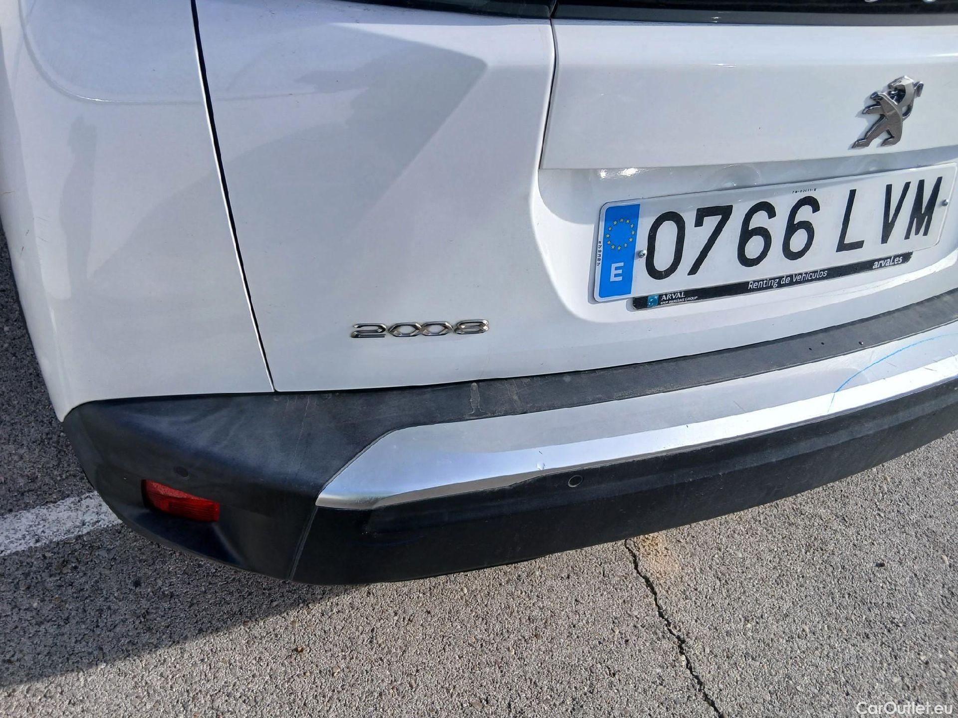  Peugeot  2008 PEUGEOT  / 2019 / 5P / todoterreno Active Puretech 100 S&S BVM6 #27