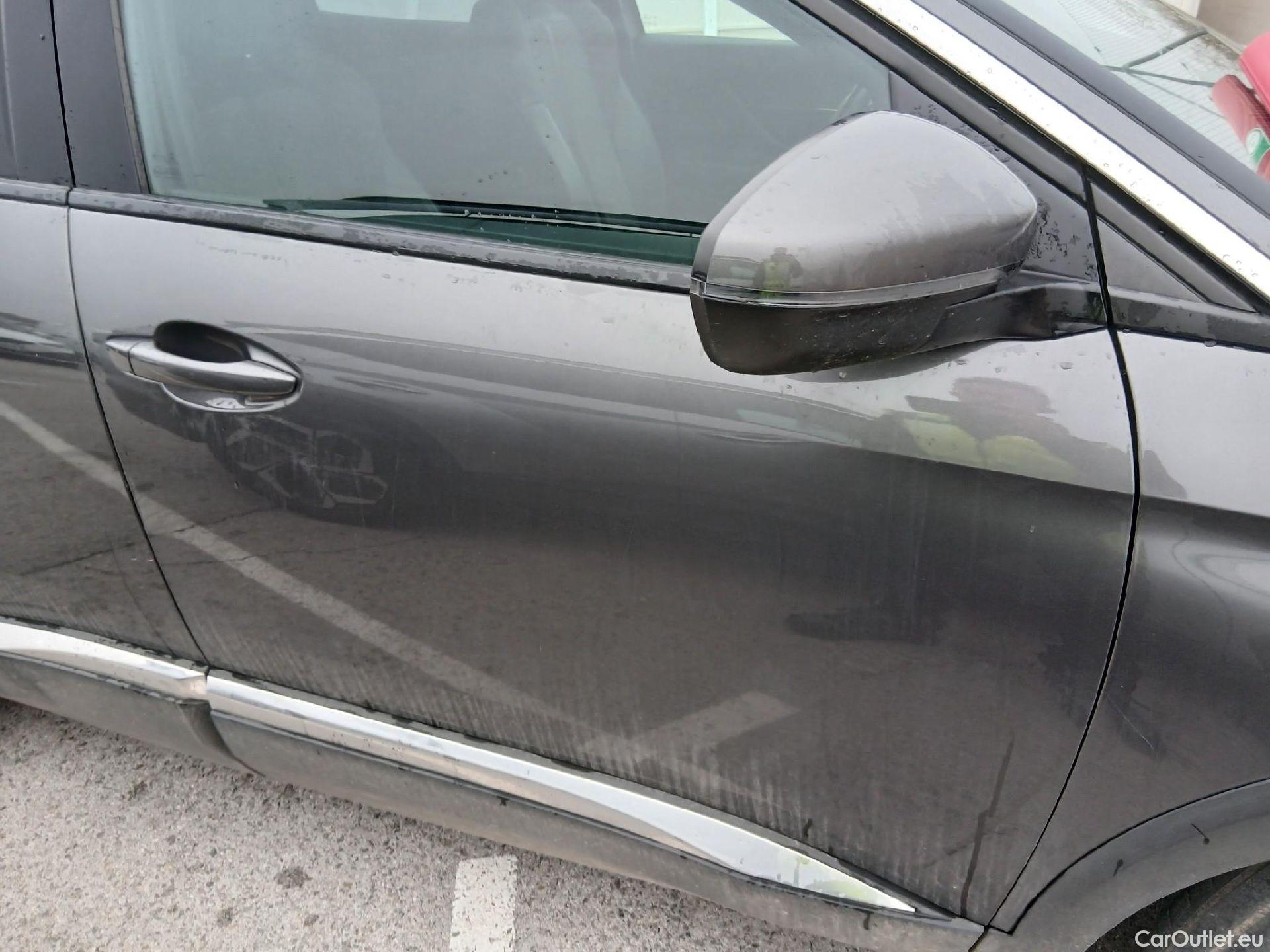  Peugeot  3008 PEUGEOT  / 2020 / 5P / todoterreno 1.5 BlueHDi 96kW (130CV) S&S Allure EAT8 #45