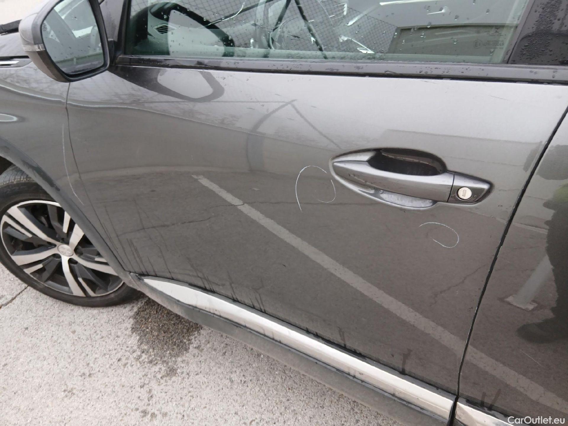  Peugeot  3008 PEUGEOT  / 2020 / 5P / todoterreno 1.5 BlueHDi 96kW (130CV) S&S Allure EAT8 #22