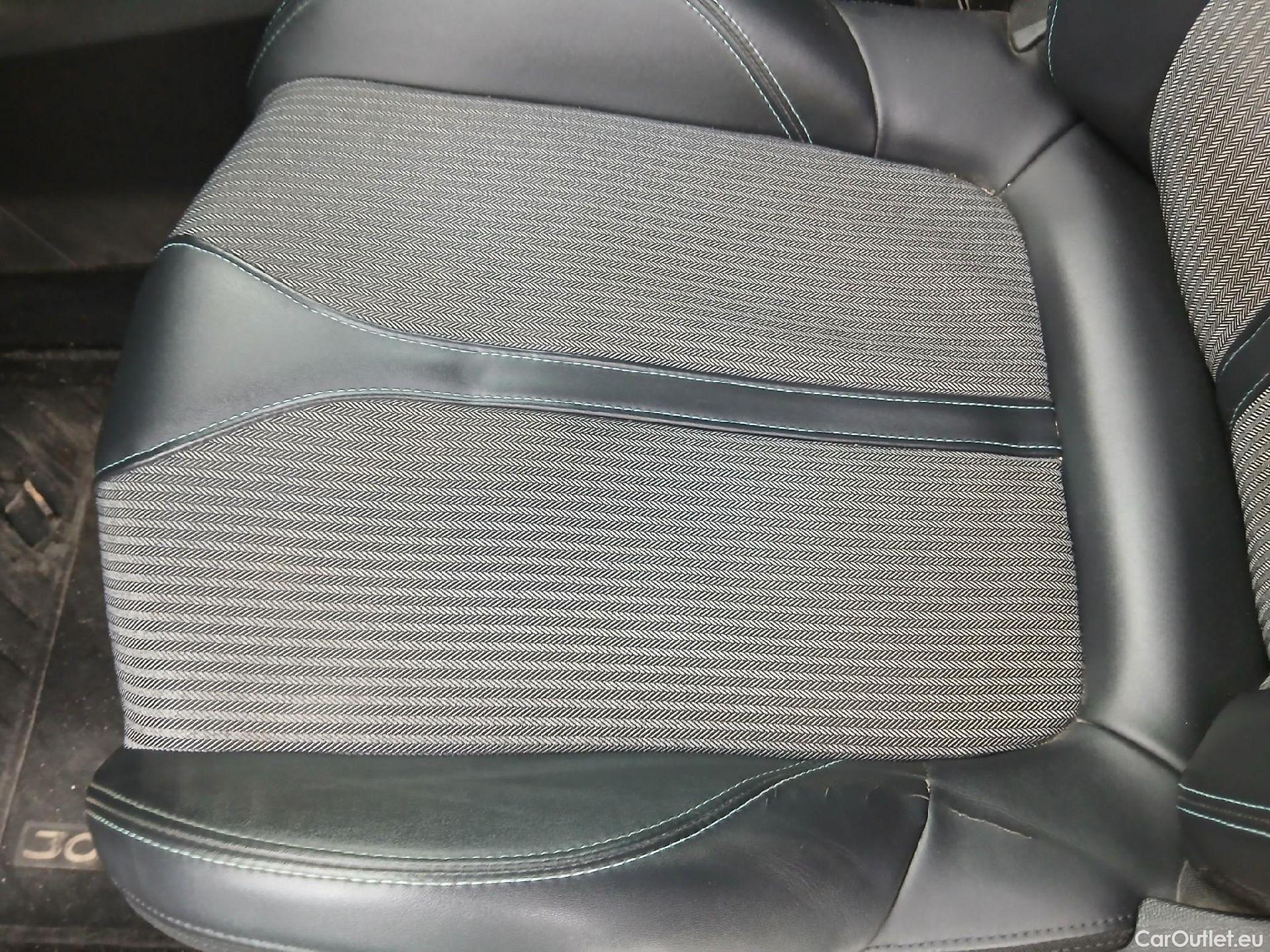  Peugeot  3008 PEUGEOT  / 2020 / 5P / todoterreno 1.5 BlueHDi 96kW (130CV) S&S Allure EAT8 #24