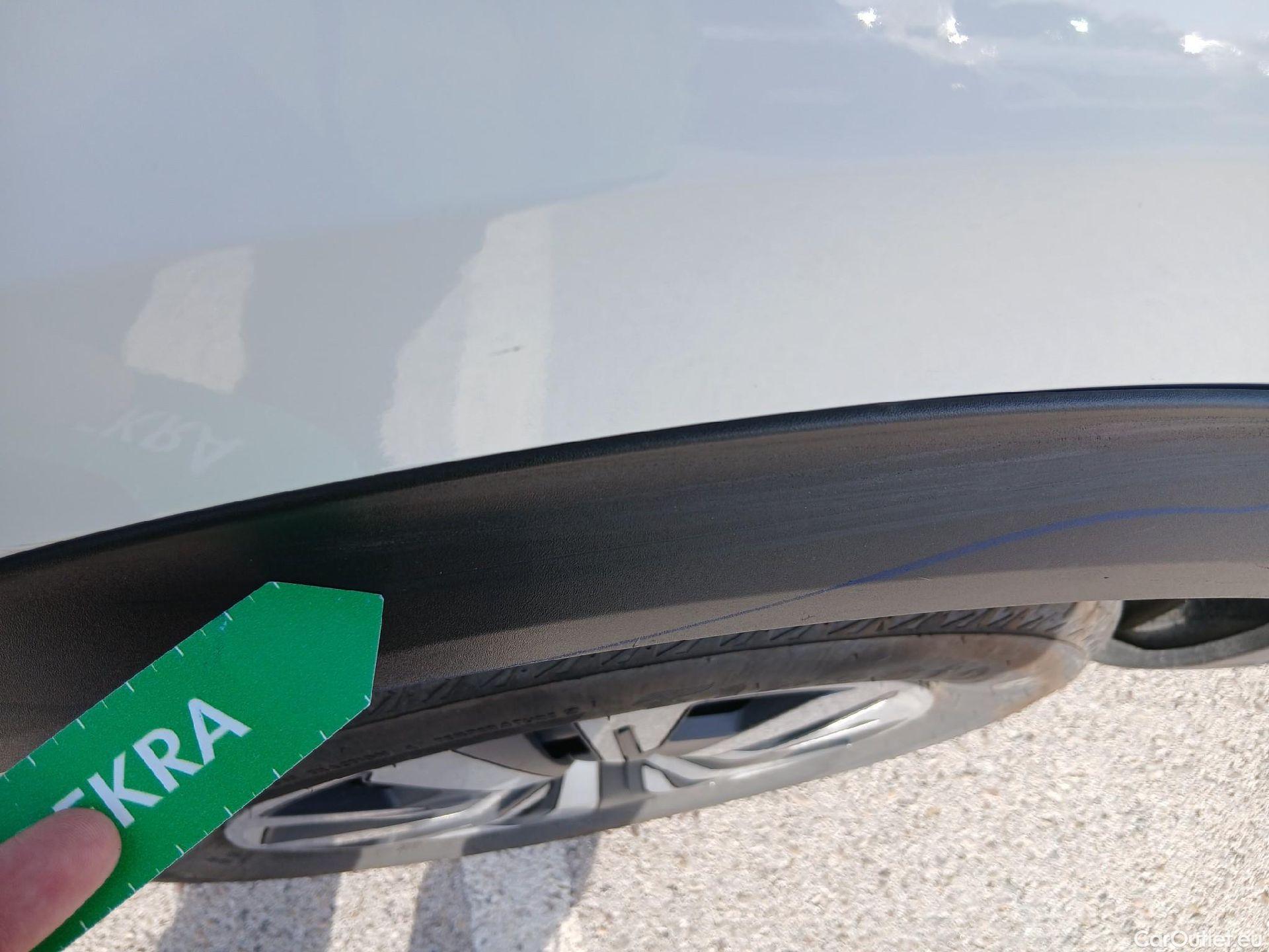  Peugeot  2008 PEUGEOT  / 2019 / 5P / todoterreno Active Puretech 100 S&S BVM6 #28