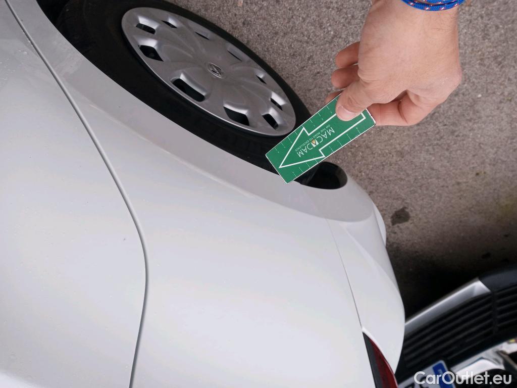  Nissan  Micra NISSAN  / 2017 / 5P / berlina con portón IG-T 68 kW (92 CV) E6D-F Acenta Sprint #2