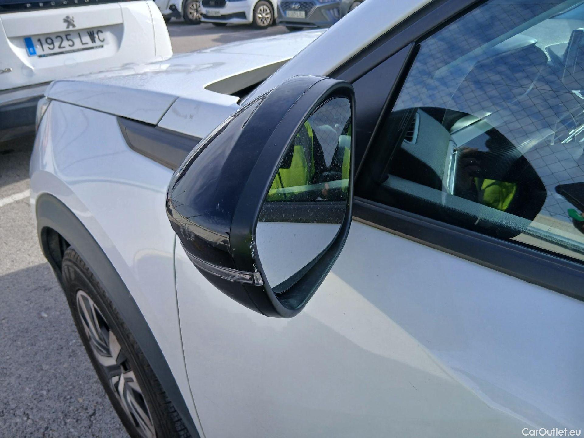  Peugeot  2008 PEUGEOT  / 2019 / 5P / todoterreno Active Puretech 100 S&S BVM6 #20