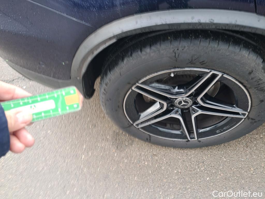  Mercedes  G-Klasee MERCEDES-BENZ GLC Coupé / 2019 / 5P / coupé GLC 220 d 4MATIC #4