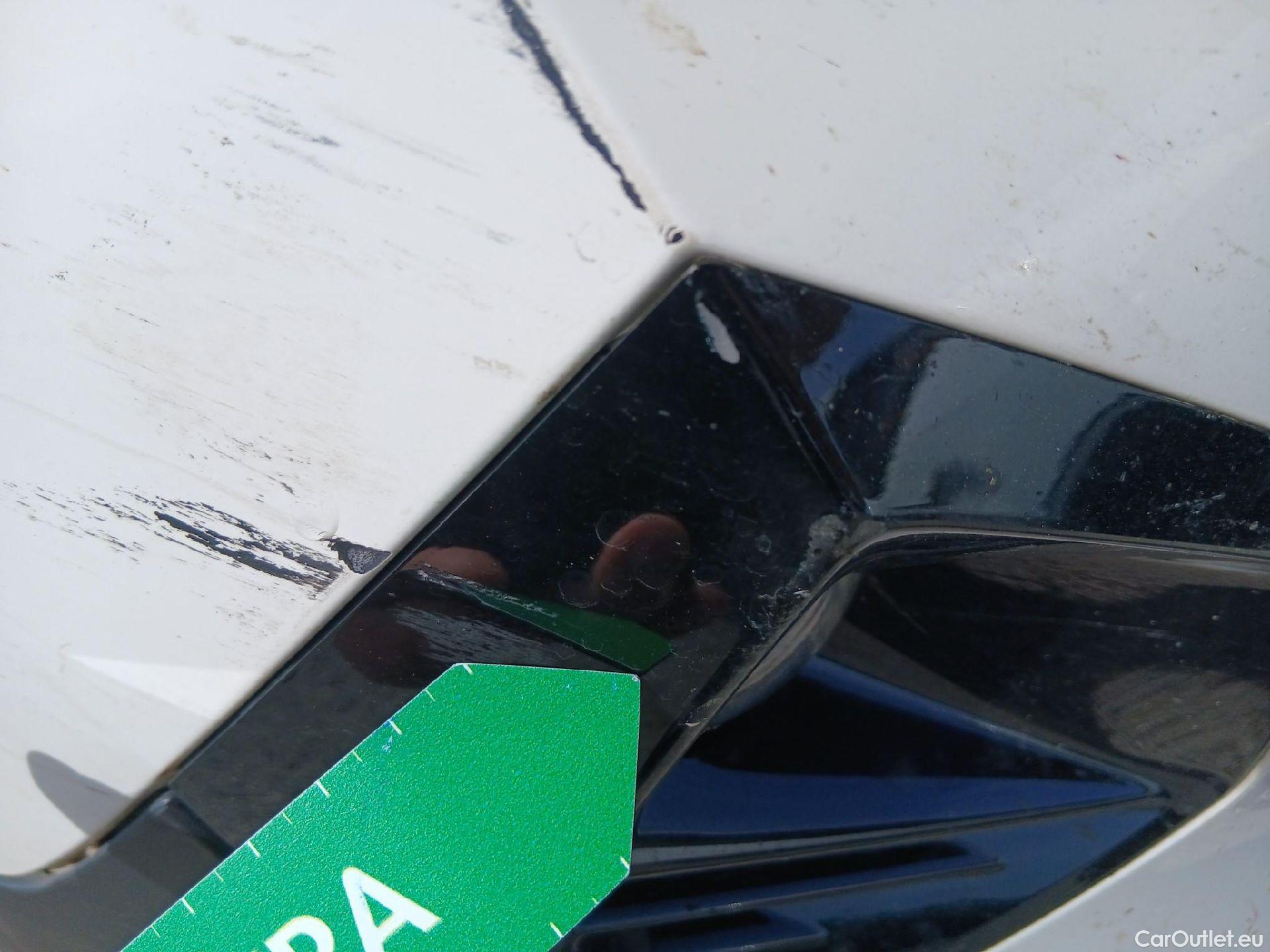  Peugeot  2008 PEUGEOT  / 2019 / 5P / todoterreno Active Puretech 100 S&S BVM6 #8