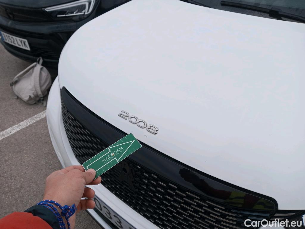  Peugeot  2008 PEUGEOT  / 2019 / 5P / todoterreno Allure BlueHDI 81kW (110CV) #22