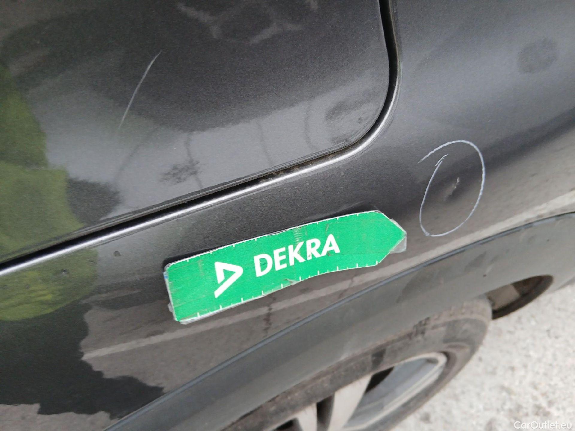  Peugeot  3008 PEUGEOT  / 2020 / 5P / todoterreno 1.5 BlueHDi 96kW (130CV) S&S Allure EAT8 #42