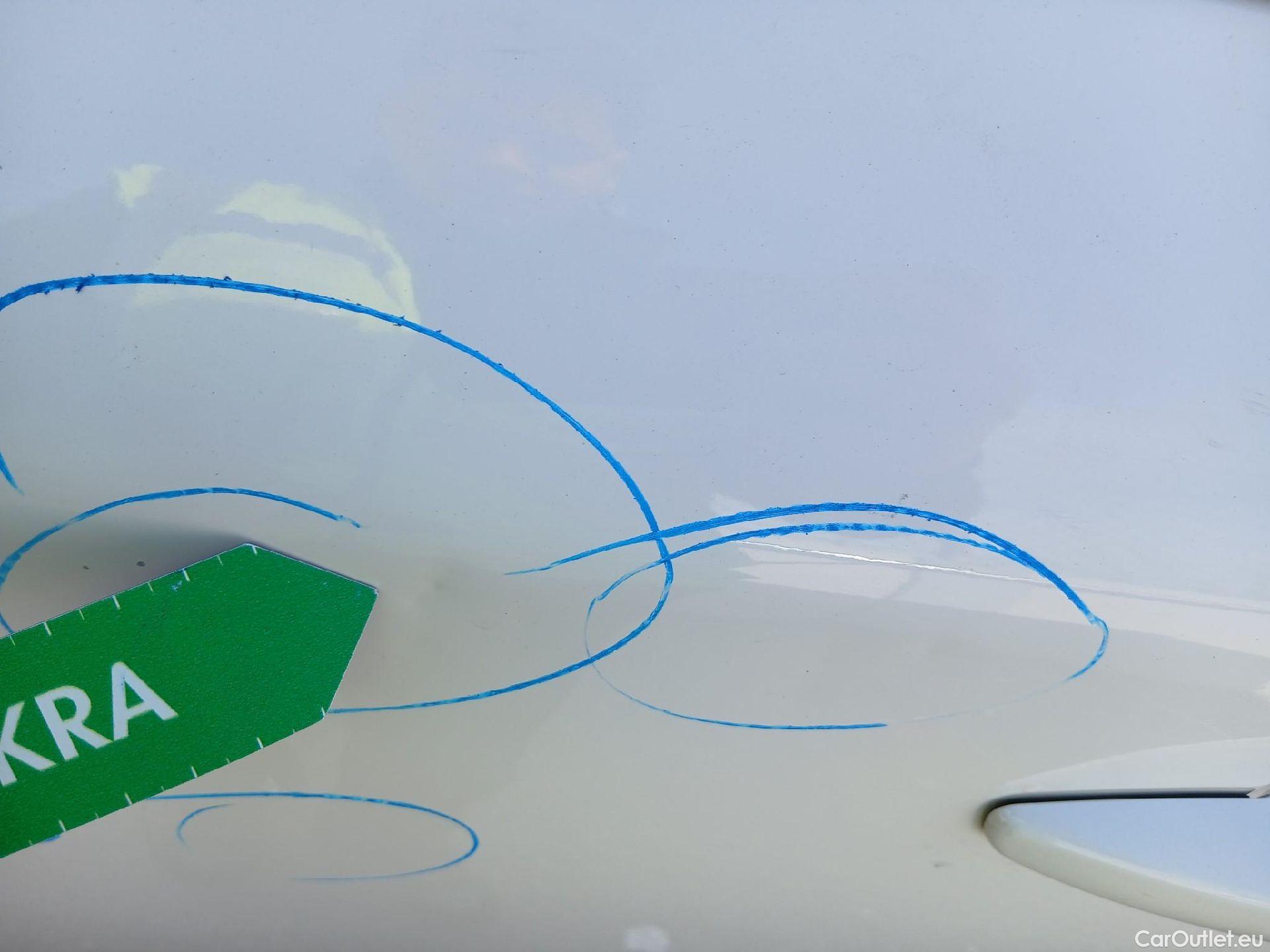  Peugeot  2008 PEUGEOT  / 2019 / 5P / todoterreno Active Puretech 100 S&S BVM6 #18