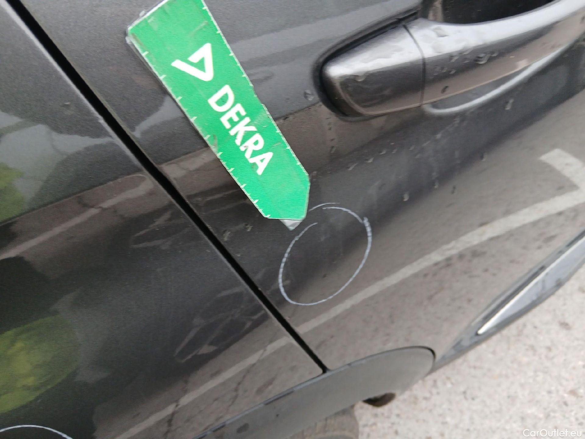  Peugeot  3008 PEUGEOT  / 2020 / 5P / todoterreno 1.5 BlueHDi 96kW (130CV) S&S Allure EAT8 #43