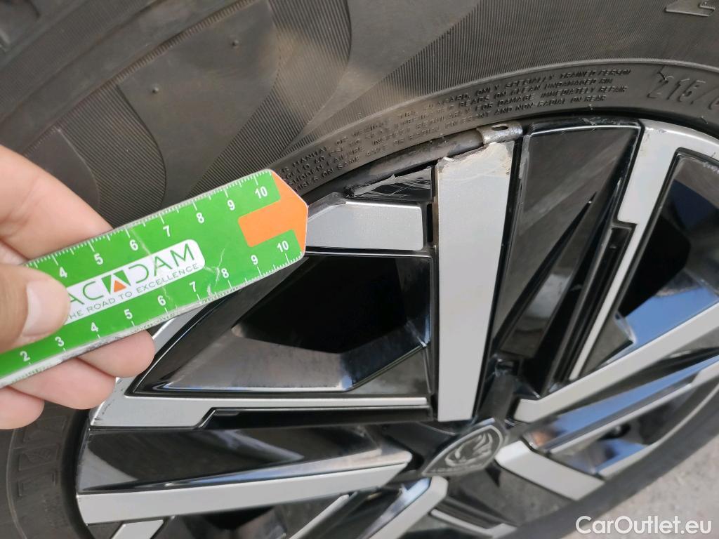  Peugeot  2008 PEUGEOT  / 2023 / 5P / todoterreno Active BlueHDI 130 S&S EAT8 #18